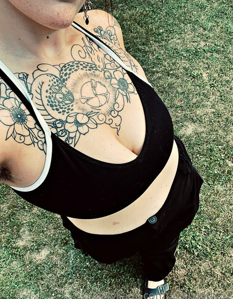 feistykitty52 onlyfans model photos