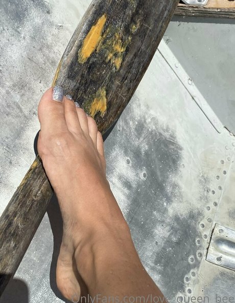 love queen bee onlyfans public photos