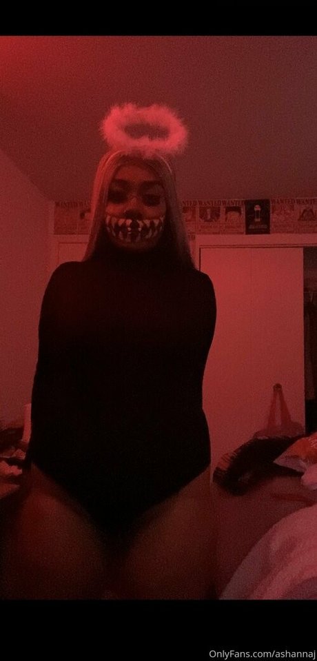 artbyash onlyfans model images