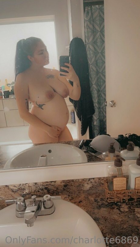 charlotte6869 onlyfans photos