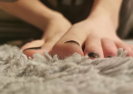 frenchmoon69 strip onlyfans