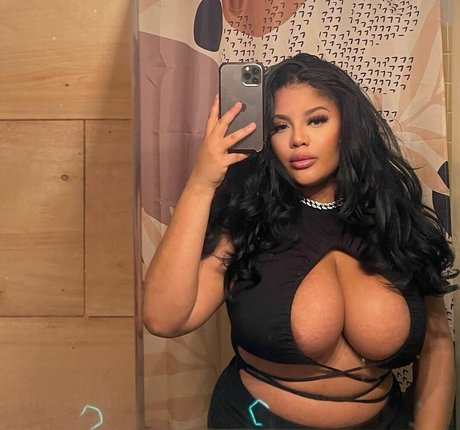 Gabrielle Logan onlyfans leak