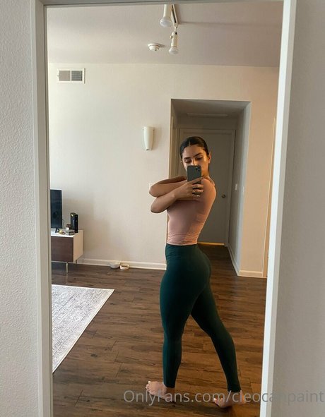 cleopatracanpaint feet onlyfans