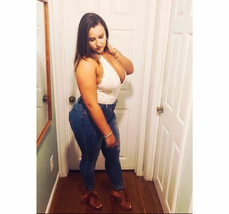 Lizzy Maguire onlyfans topless