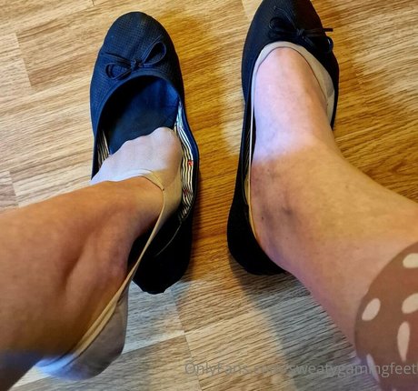 sweatygamingfeet onlyfans creator