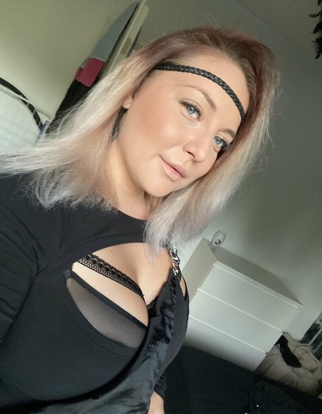 ellitelli nude onlyfans leaks