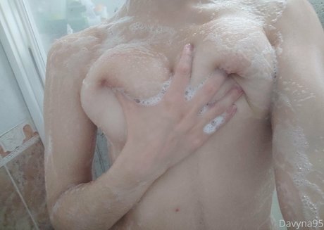 davyna95 onlyfans striptease