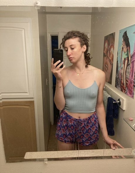 Gal La Mode only fans pictures