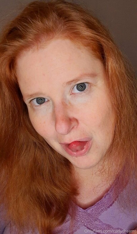 curlydreams onlyfans model