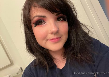 violetttt777 onlyfans ass