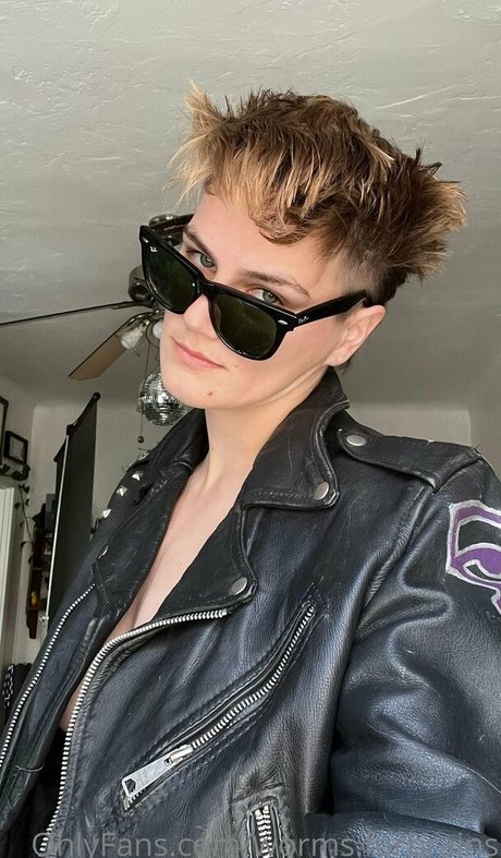 worms forbrains nude onlyfans