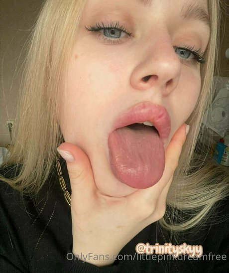 littlepinkdreamfree onlyfans nude leaked