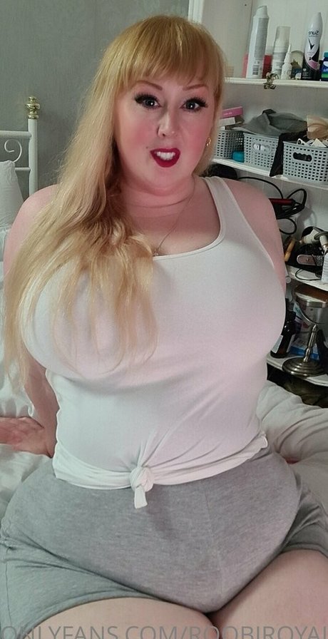 curvyroobi onlyfans nude