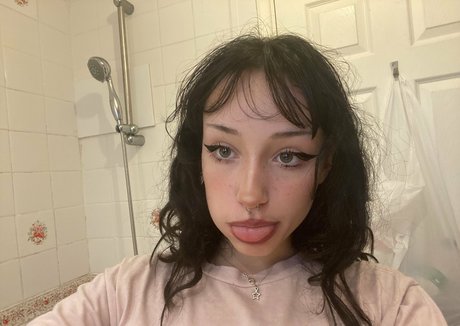 sweet little hunni free onlyfans