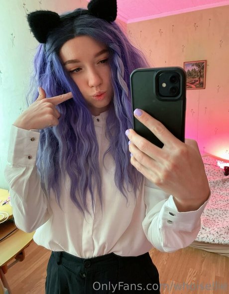 whoisellie onlyfans leaked tits