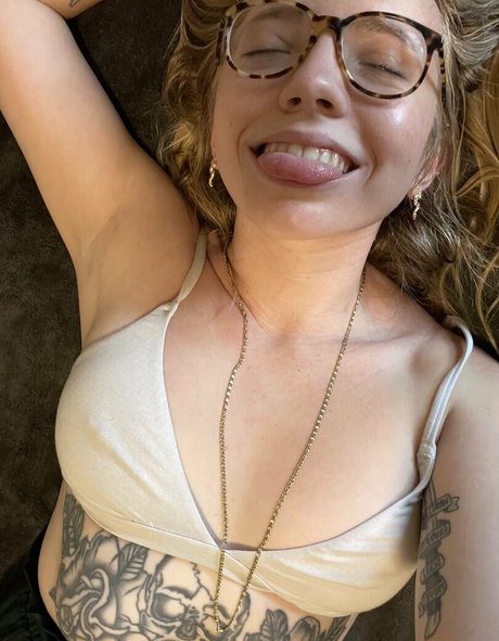 abbsoluteltyabbs onlyfans leajs