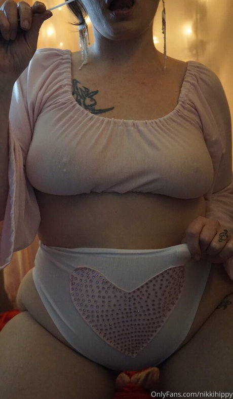 nikkihippy only fans nude