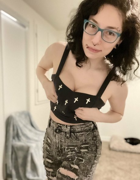 ghostlygothx tits onlyfans