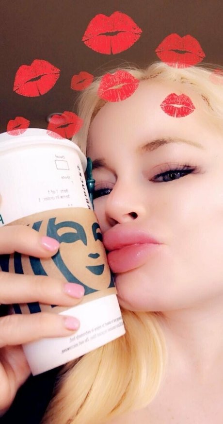 nikkidelano onlyfans leaked nudes