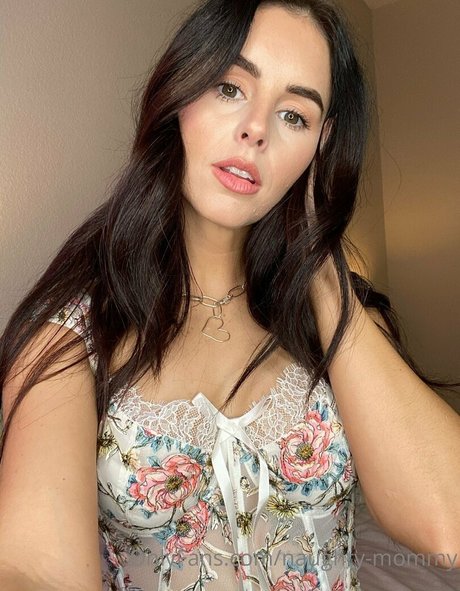 naughty mommy onlyfans free porn