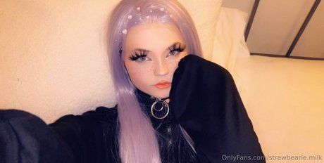 strawbearie milk onlyfans nude