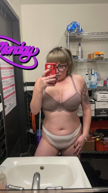 crystal2086bella onlyfans leaked