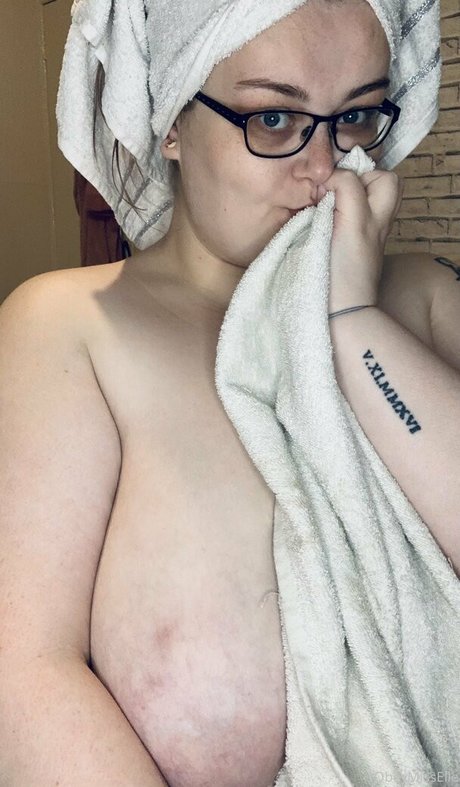 obeymisselle onlyfans striptease