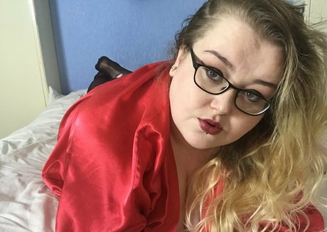 obeymisselle only fans naked