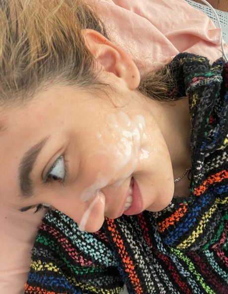 artemiscarmona onlyfans striptease