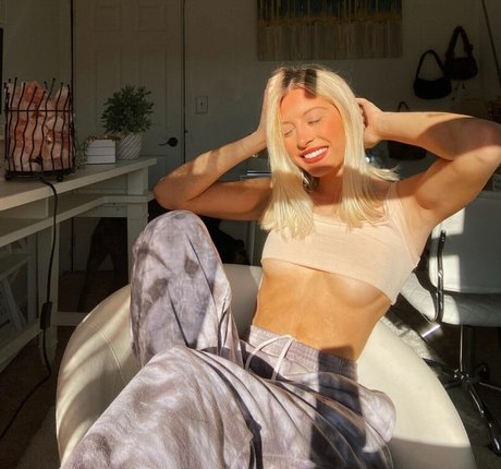 Kamryn Bedore onlyfans leaks sex