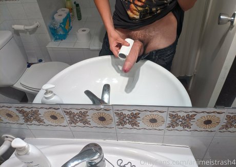 animeistrash4 naked onlyfans leak