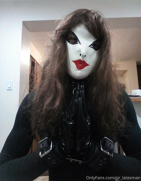 sir latexman onlyfans leaked tits