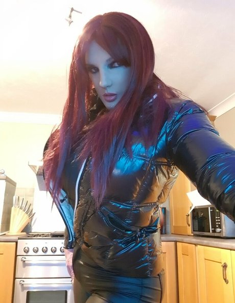 evelyndoll naked onlyfans