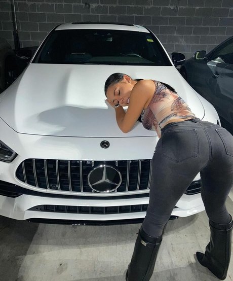 Mariah The Scientist onlyfans model photos