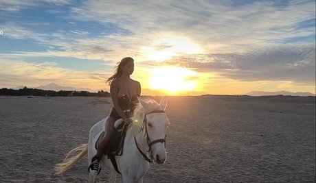 Pocula onlyfans lesk