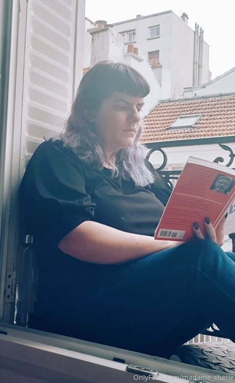 madame cherie Profile pic