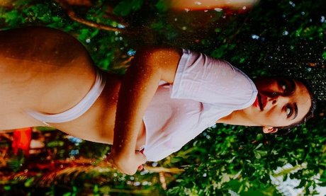 Anna Kisue onlyfans tits