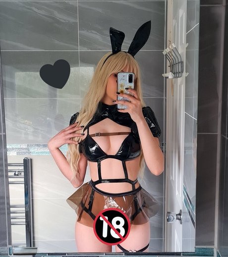 Tsukimicat onlyfans page