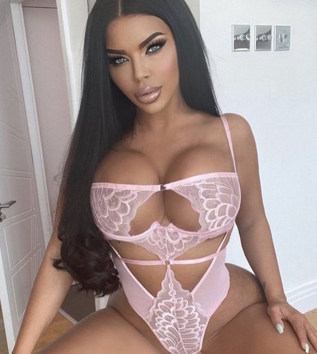 Ellmissoni onlyfans leaked.