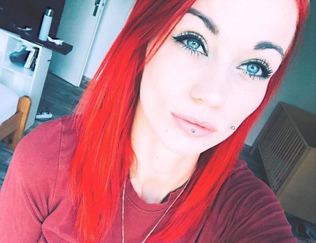 Gina gzuz Profile pic