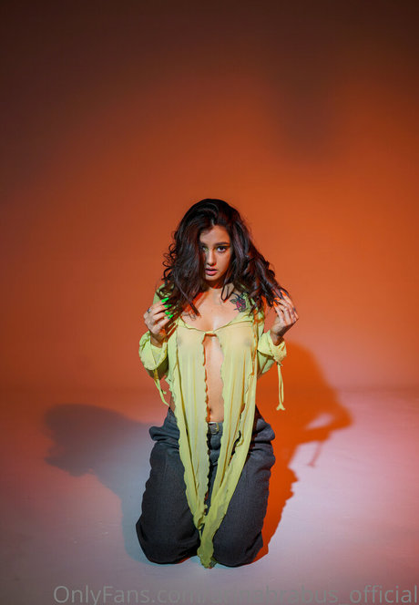 Arina Azarova Profile pic