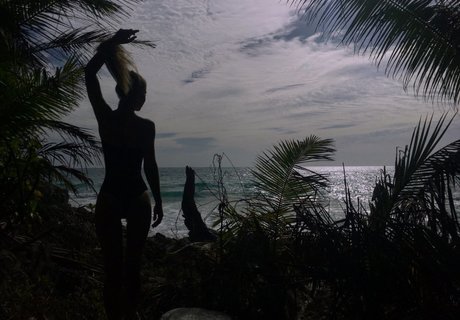 Natalia Milewskaja onlyfans strip tease