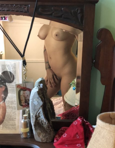 lovemialittle onlyfans leaked pictures