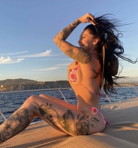 Youcancallmewenny strip onlyfans