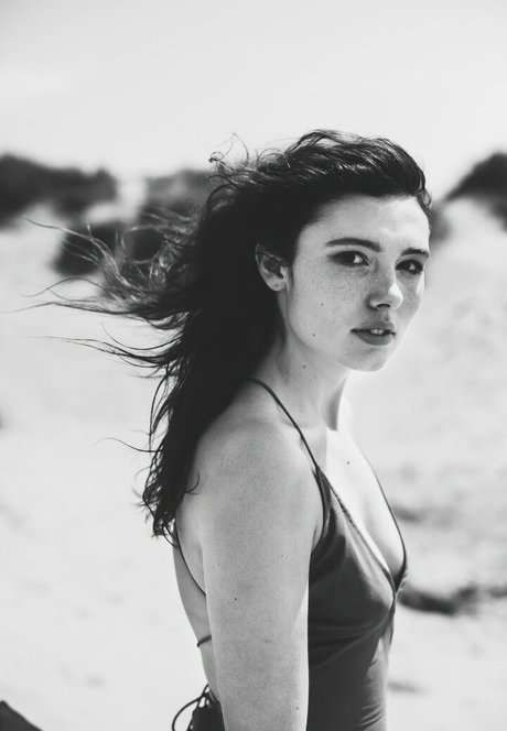 Lauren Kenny topless onlyfans