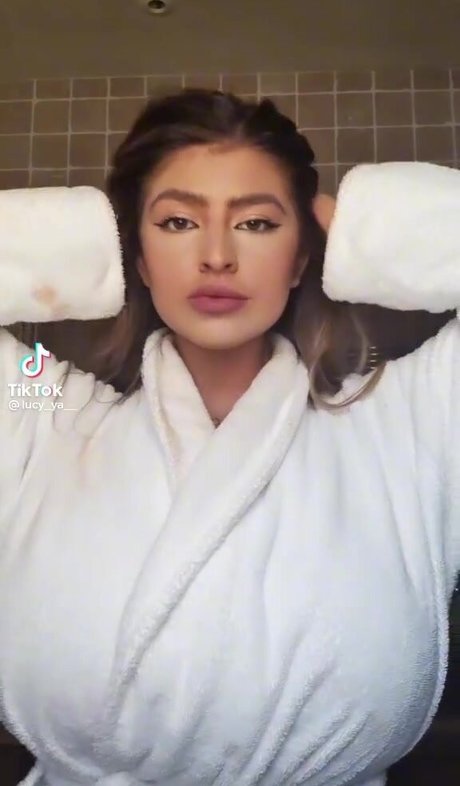 Lucy Ya onlyfans naked leaks
