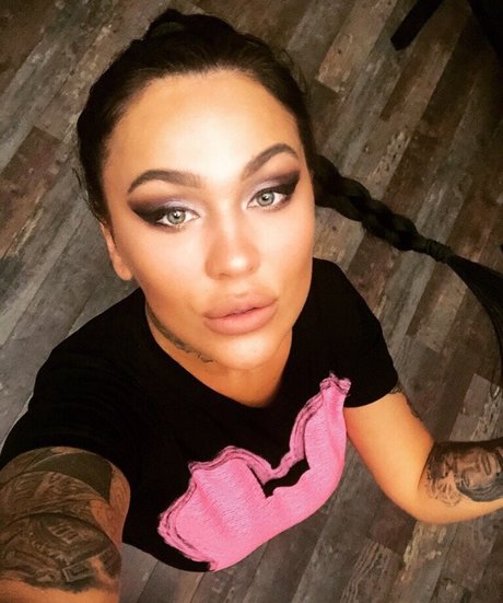 Marina Burnashova onlyfans model photos