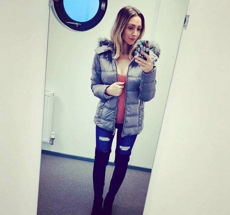 Lucy Jo Hudson onlyfans naked leaks