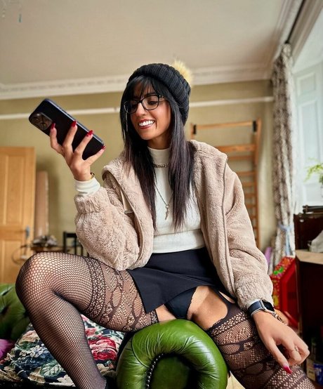 Aaliyah Yasin topless onlyfans