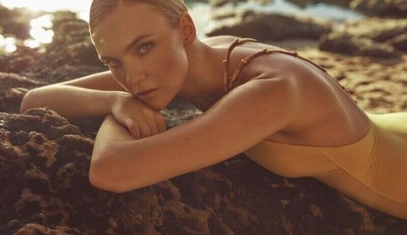 Caroline Trentini onlyfans model photo